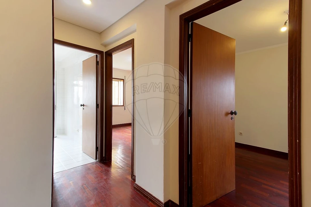 Apartamento T1 para Arrendamento em São Mamede de Infesta e Senhora da Hora Foto 2