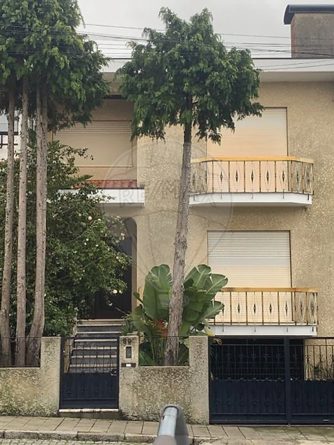 Moradia T5 para Venda em Mafamude e Vilar do Paraíso