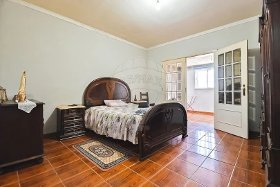 Moradia T7 para Venda em Alijo