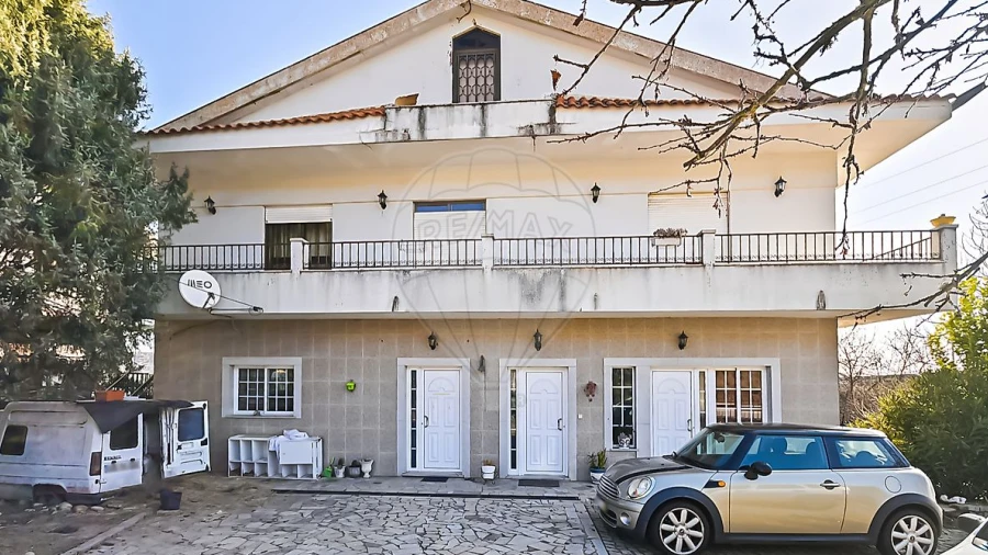 Moradia T7 para Venda em Alijo