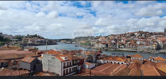 Loja para Venda em Santa Marinha e São Pedro da Afurada