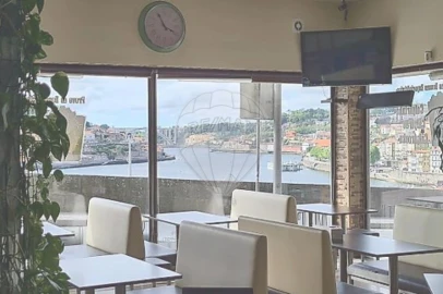 Loja para Venda em Santa Marinha e São Pedro da Afurada