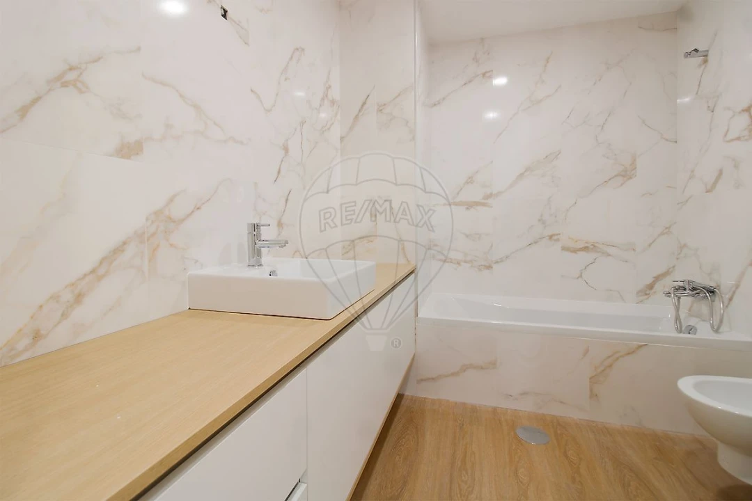 Apartamento T2 para Venda em Mafamude e Vilar do Paraíso Foto 1