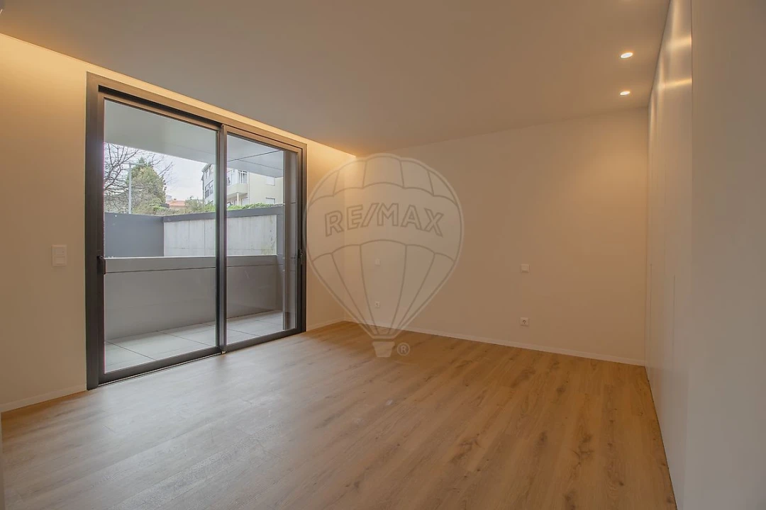 Apartamento T2 para Venda em Mafamude e Vilar do Paraíso Foto 4