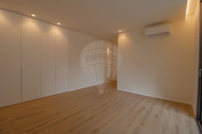 Apartamento T2 para Venda em Mafamude e Vilar do Paraíso