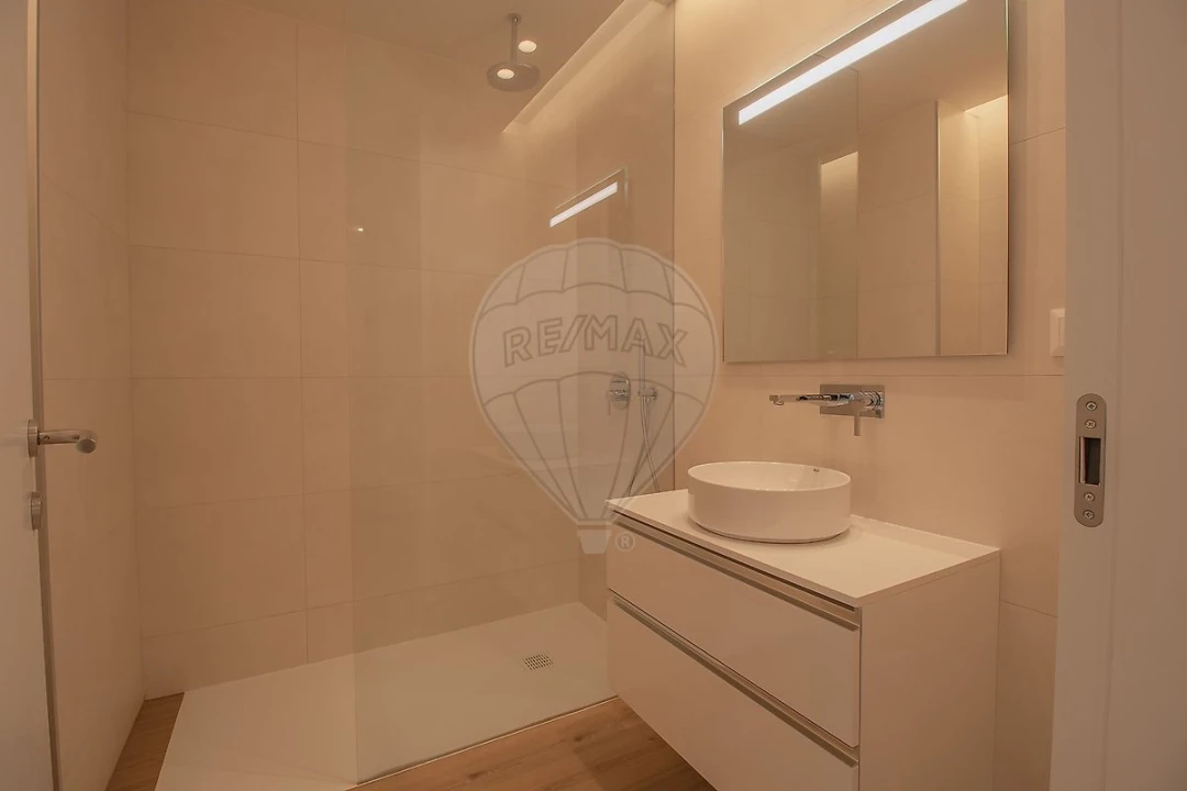 Apartamento T2 para Venda em Mafamude e Vilar do Paraíso Foto 9