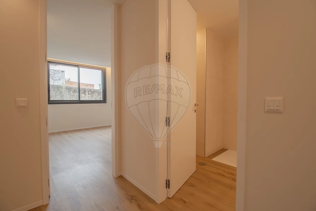 Apartamento T2 para Venda em Mafamude e Vilar do Paraíso Foto 11