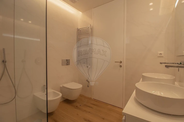 Apartamento T2 para Venda em Mafamude e Vilar do Paraíso Foto 2