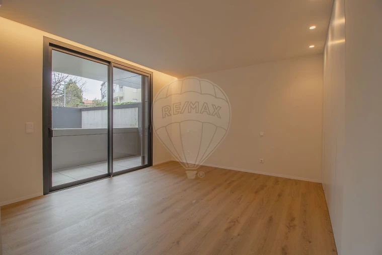 Apartamento T2 para Venda em Mafamude e Vilar do Paraíso Foto 4