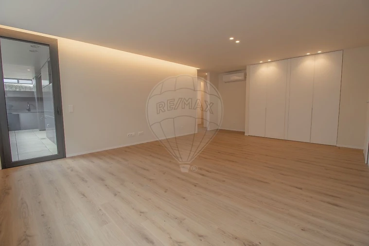 Apartamento T2 para Venda em Mafamude e Vilar do Paraíso Foto 12