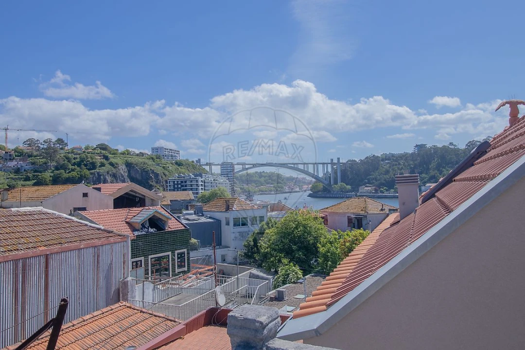 Prédio para Venda em Lordelo do Ouro e Massarelos Foto 11
