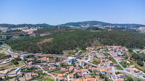 Terreno para Venda em Parada de Todeia