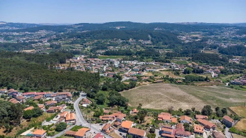 Terreno para Venda em Parada de Todeia
