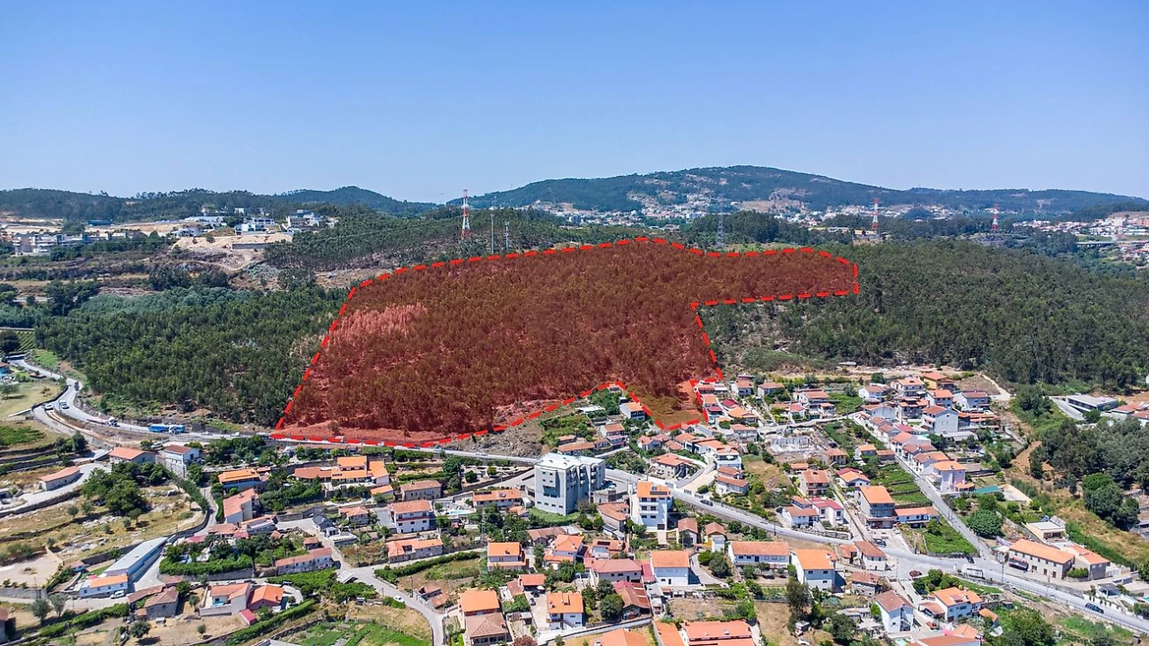 Terreno para Venda em Parada de Todeia Foto 4