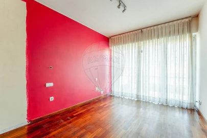 Moradia T4 para Venda em Lordelo do Ouro e Massarelos