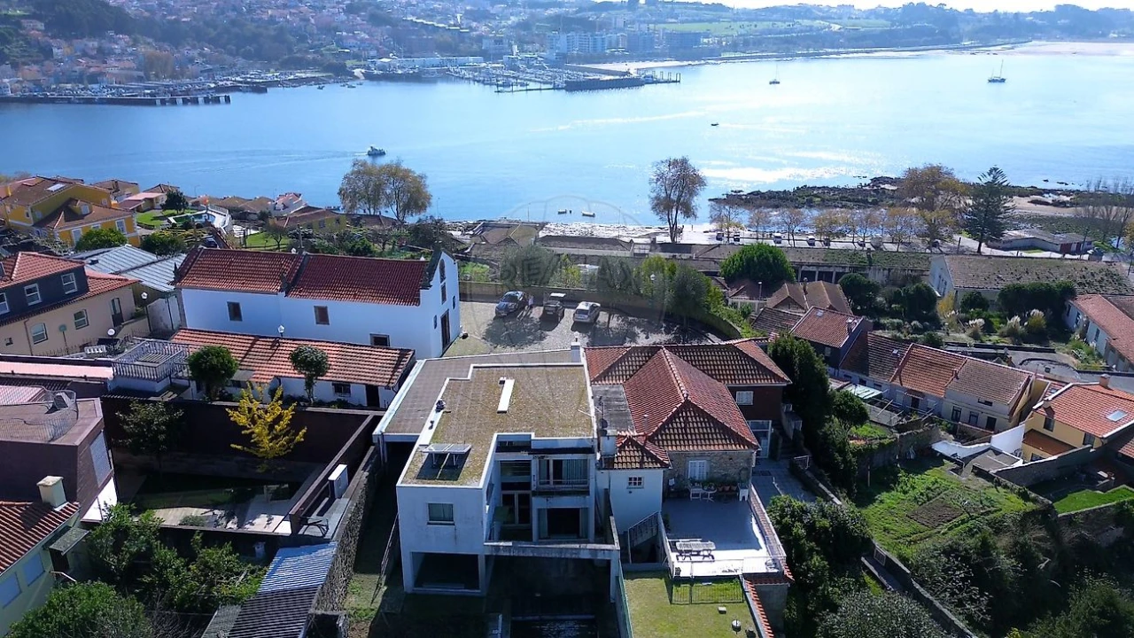 Moradia T4 para Venda em Lordelo do Ouro e Massarelos Foto 4