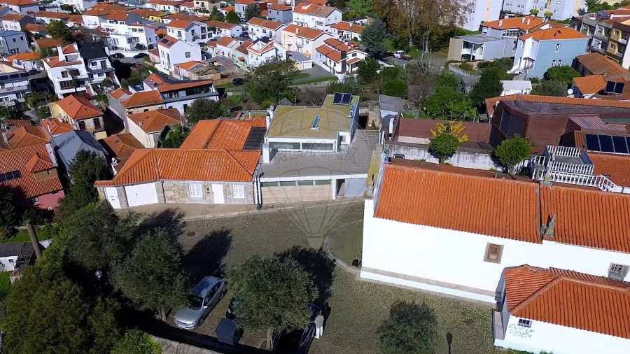 Moradia T4 para Venda em Lordelo do Ouro e Massarelos