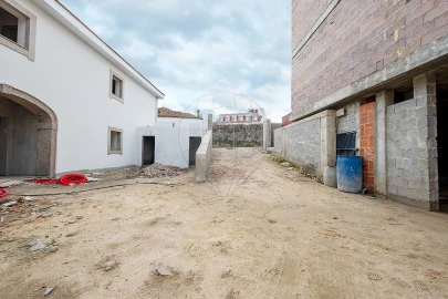 Moradia T3 para Venda em Pedroso e Seixezelo