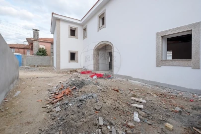 Moradia T3 para Venda em Pedroso e Seixezelo