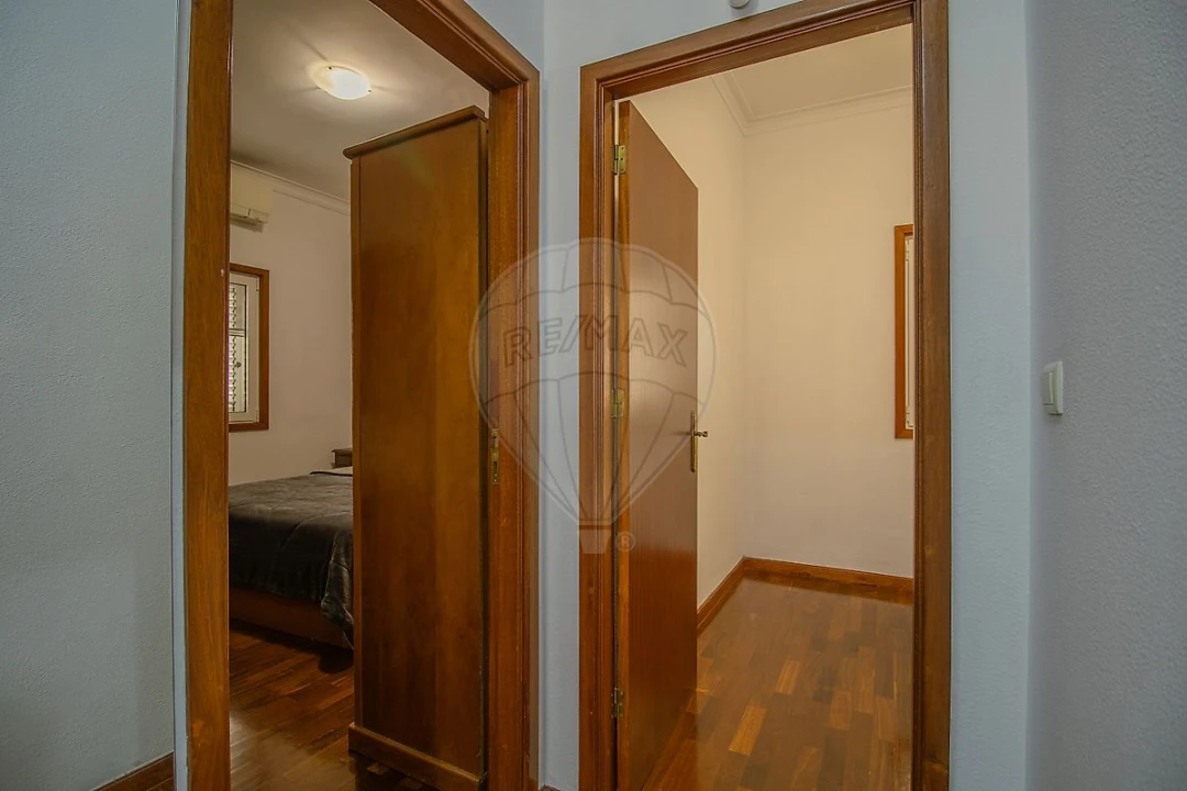 Apartamento T2 para Venda em Mafamude e Vilar do Paraíso Foto 4