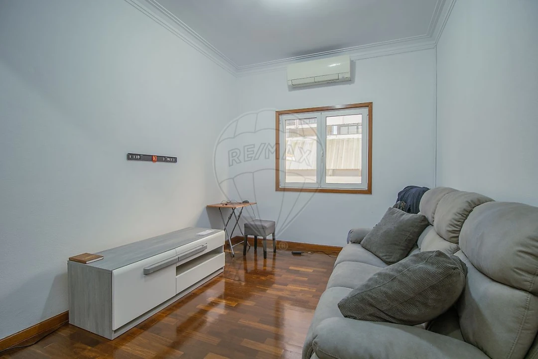 Apartamento T2 para Venda em Mafamude e Vilar do Paraíso Foto 3