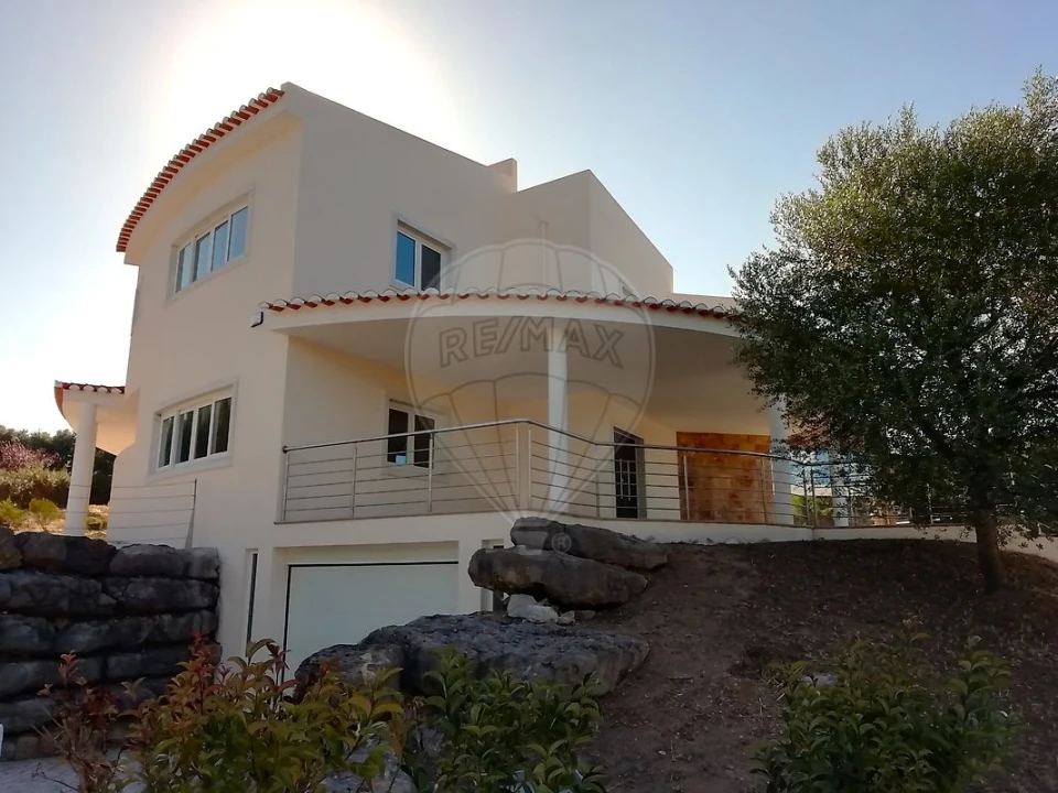 Moradia T4 para Venda em Queluz e Belas Foto 4