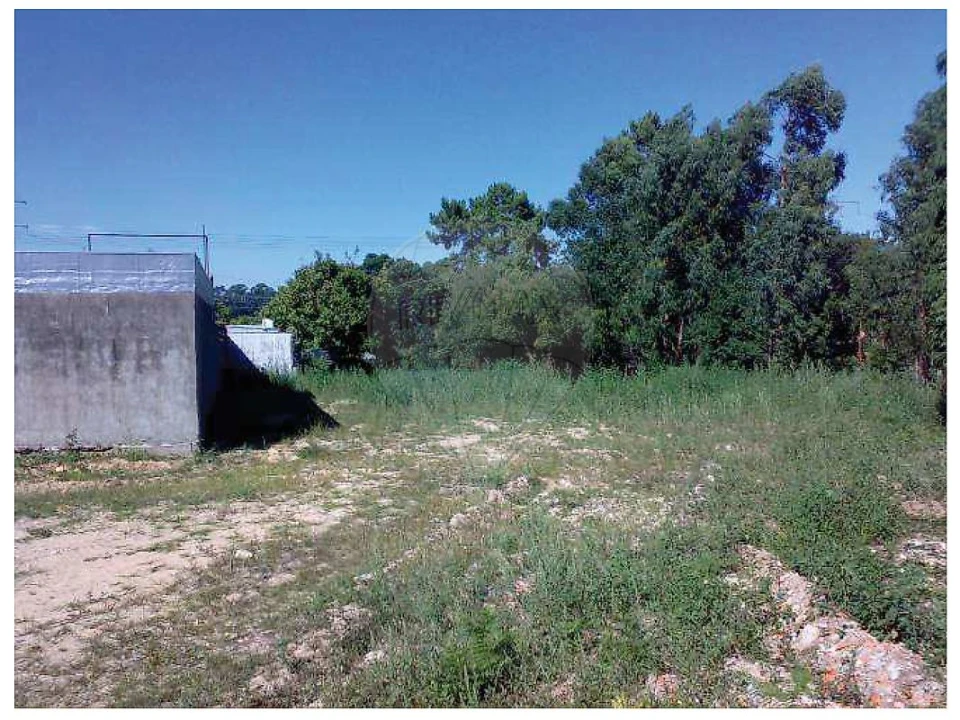 Terreno para Venda em Castêlo da Maia Foto 2