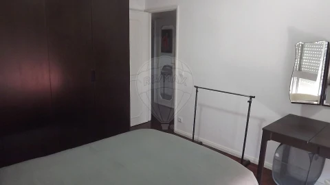 Apartamento T2 para Arrendamento em Mafamude e Vilar do Paraíso