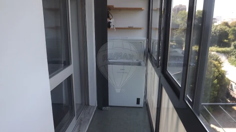 Apartamento T2 para Arrendamento em Mafamude e Vilar do Paraíso