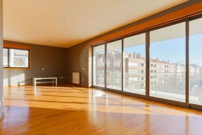 Apartamento T5 para Venda em Matosinhos e Leça da Palmeira