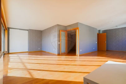 Apartamento T5 para Venda em Matosinhos e Leça da Palmeira