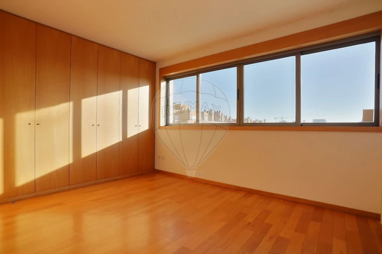 Apartamento T5 para Venda em Matosinhos e Leça da Palmeira Foto 9