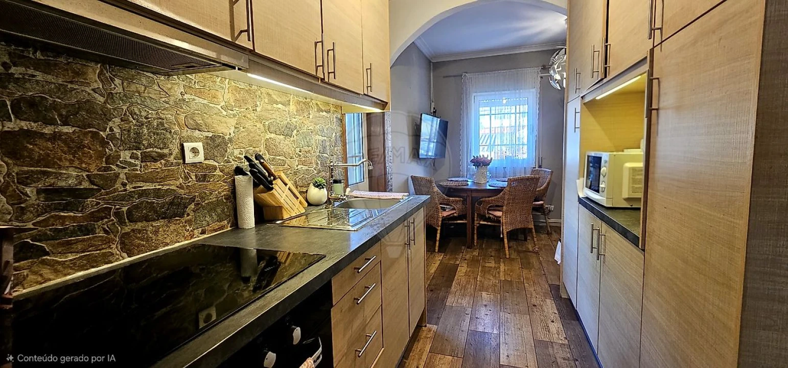 Moradia T2 para Venda em Oliveira do Douro Foto 6