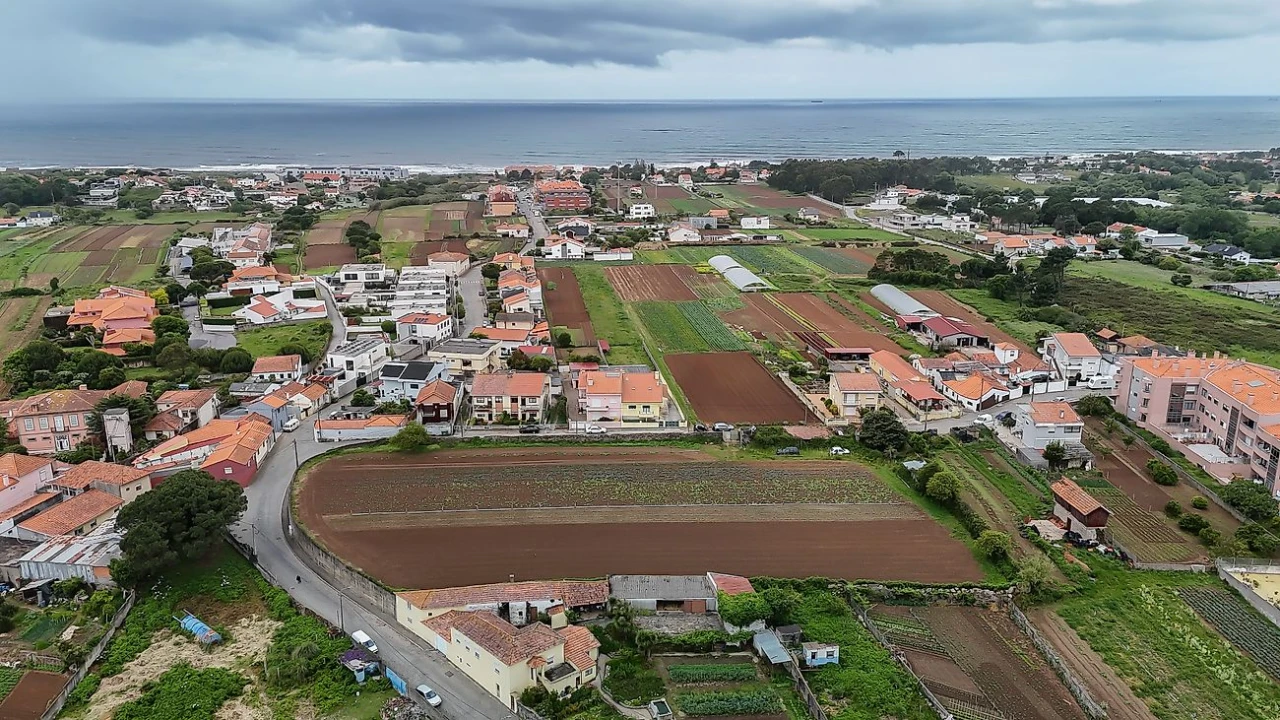 Terreno para Venda em Gulpilhares e Valadares Foto 11
