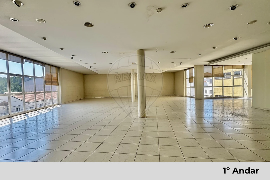 Loja para Arrendamento em Paços de Ferreira Foto 27