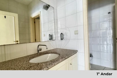 Loja para Arrendamento em Paços de Ferreira