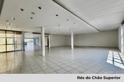 Loja para Arrendamento em Paços de Ferreira