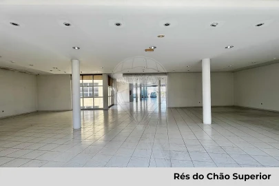 Loja para Arrendamento em Paços de Ferreira