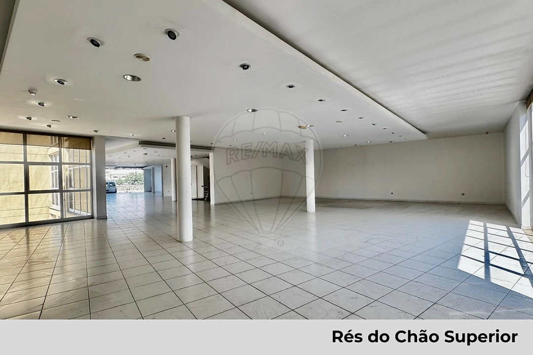 Loja para Arrendamento em Paços de Ferreira Foto 11