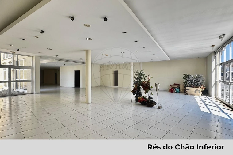Loja para Arrendamento em Paços de Ferreira Foto 19