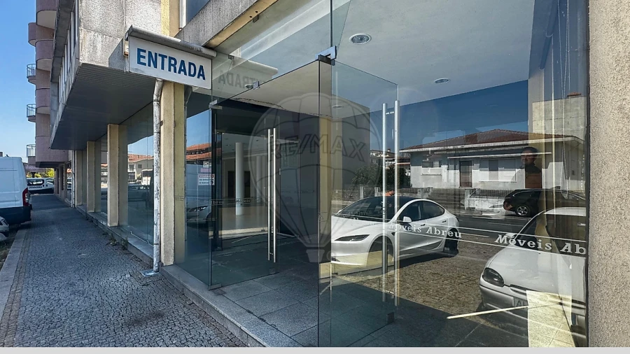 Loja para Arrendamento em Paços de Ferreira