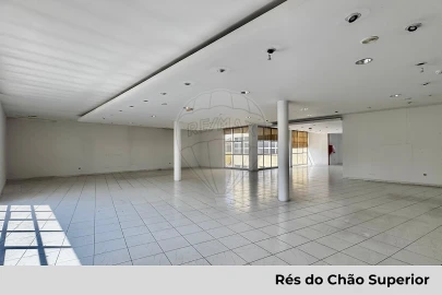Loja para Arrendamento em Paços de Ferreira