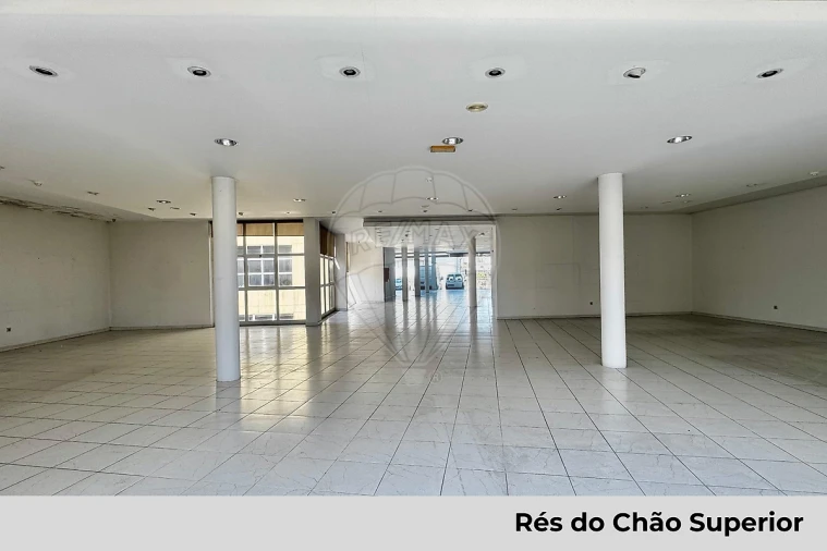 Loja para Arrendamento em Paços de Ferreira Foto 11