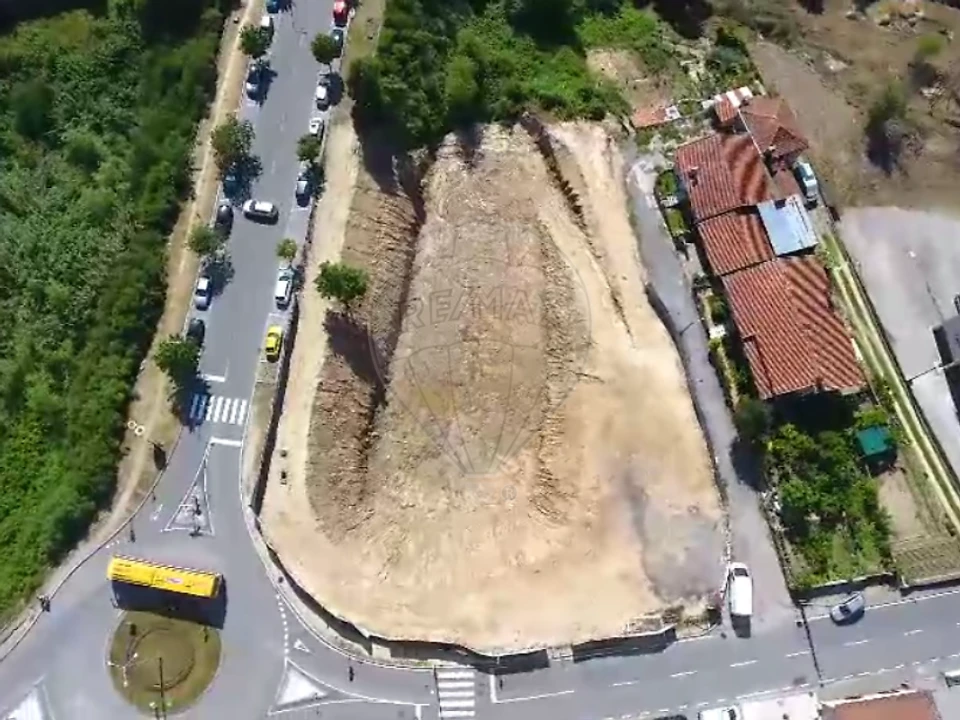 Terreno para Venda em O. Azeméis, Riba-Ul, Ul, Macinhata Seixa, Madail Foto 3