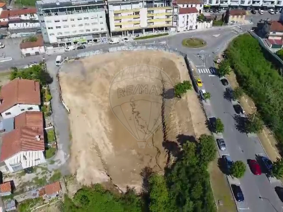 Terreno para Venda em O. Azeméis, Riba-Ul, Ul, Macinhata Seixa, Madail Foto 1