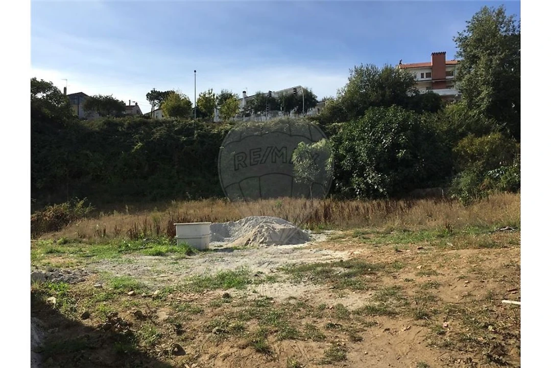 Terreno para Venda em Campanhã Foto 1
