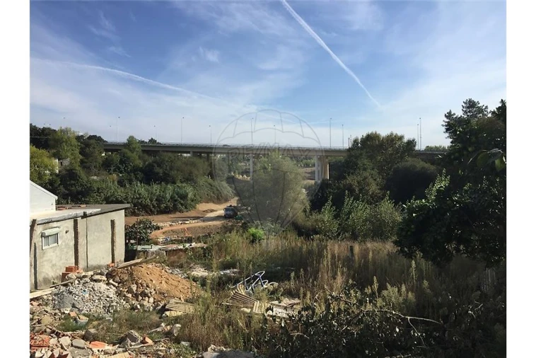 Terreno para Venda em Campanhã Foto 2