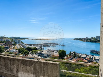Moradia T5 para Venda em Santa Marinha e São Pedro da Afurada
