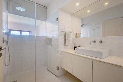 Moradia T5 para Venda em Santa Marinha e São Pedro da Afurada