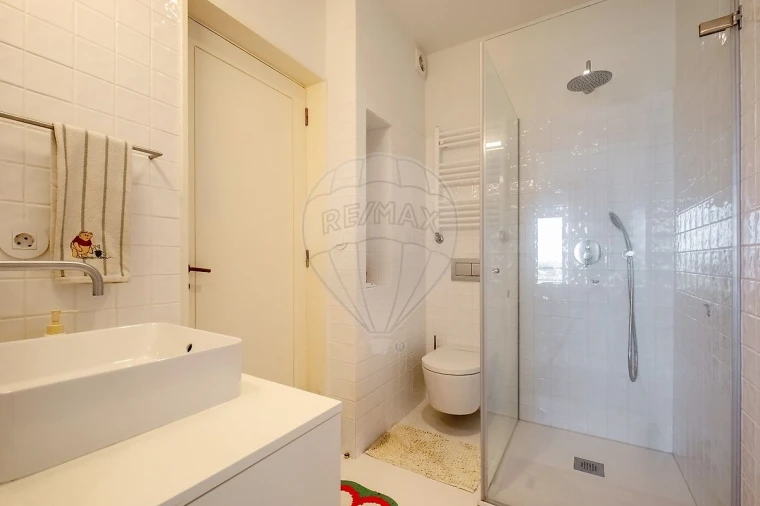 Moradia T5 para Venda em Santa Marinha e São Pedro da Afurada Foto 37